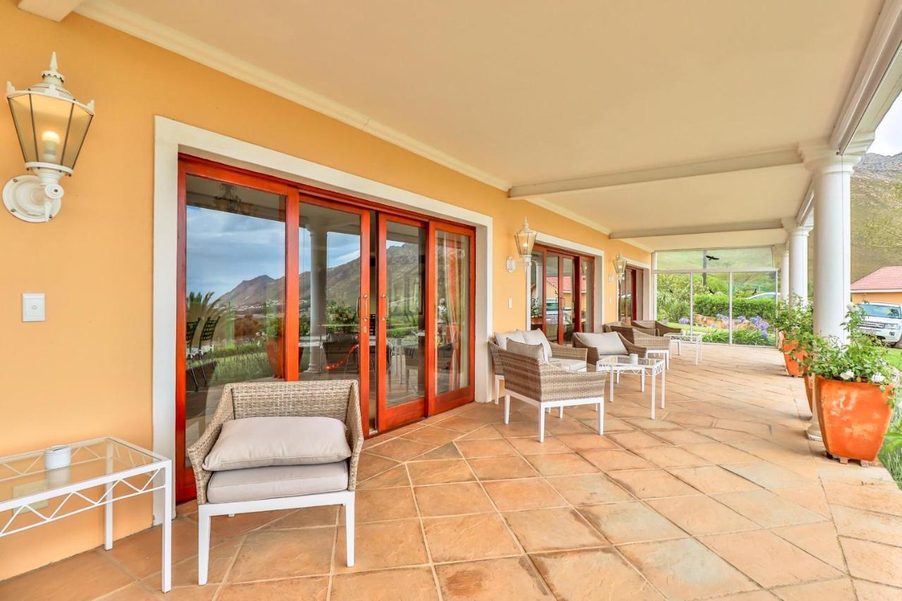 Apricot Gardens Guesthouse Gordonsbaai Buitenkant foto