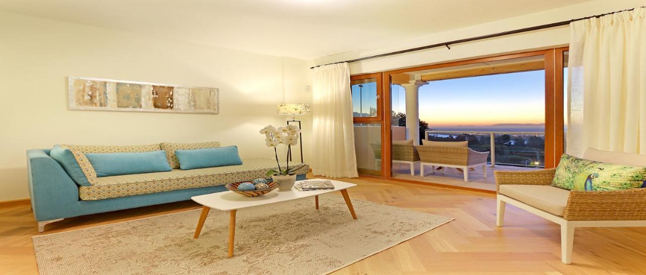 Apricot Gardens Guesthouse Gordonsbaai Buitenkant foto